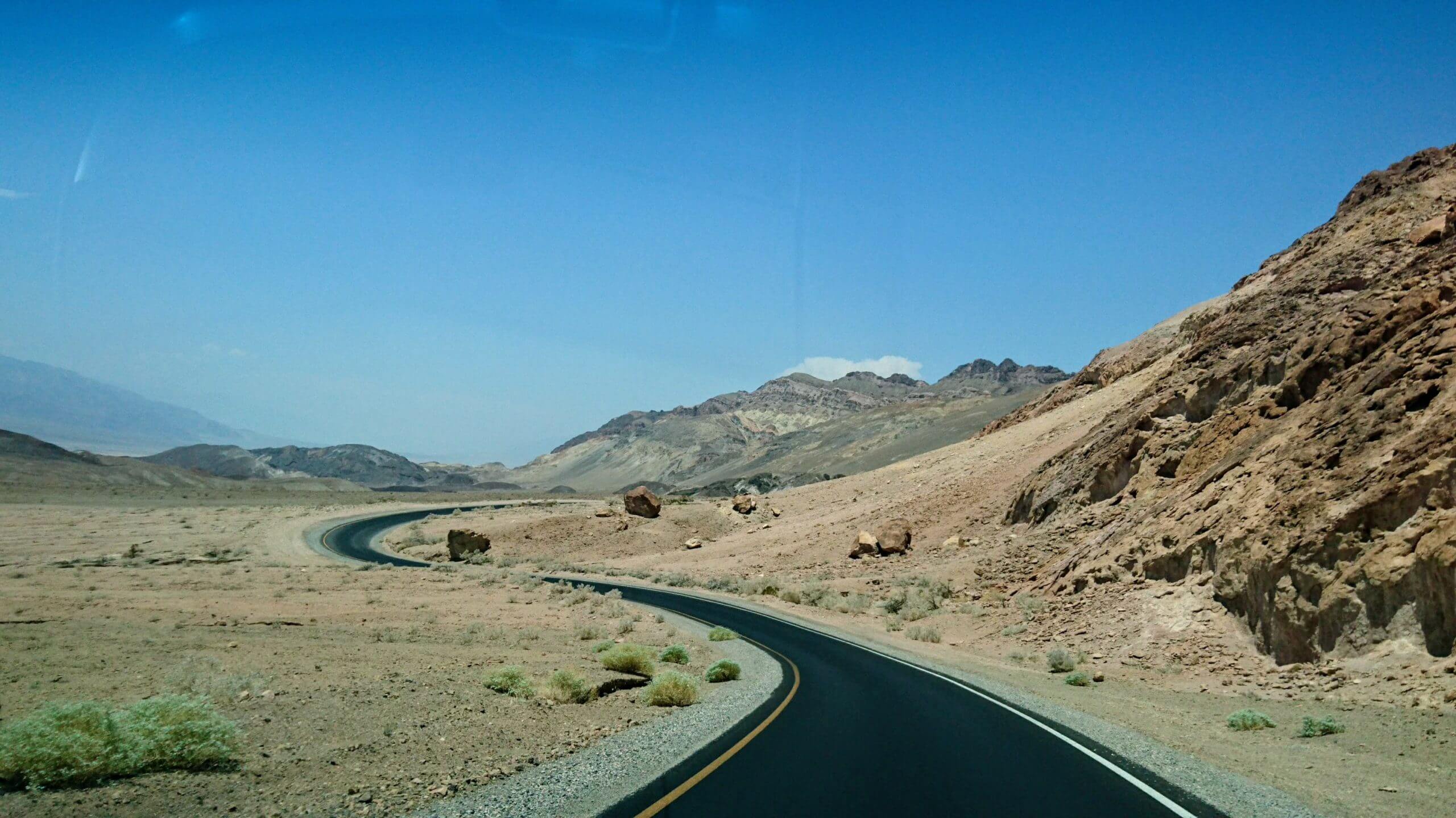 Route dans la Vallée de la Mort