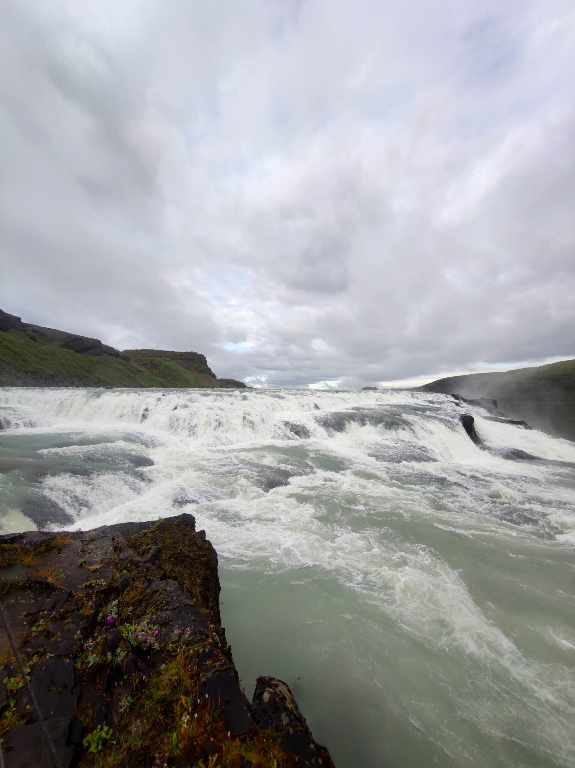 Cascade de Gullfoss dans le Cercle d'Or en Islande