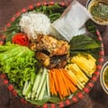 Où manger au Vietnam, à Pu Luong, poisson en rouleaux